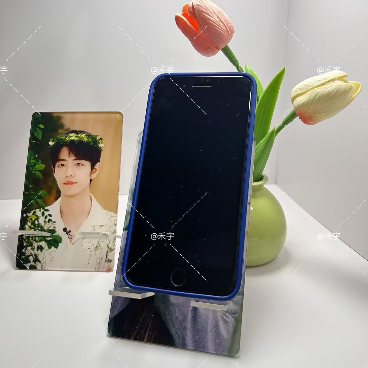 シャオ・ザンの携帯電話スタンド、クリエイティブなアクリル製の - Accessories With Watch のレビューと価格