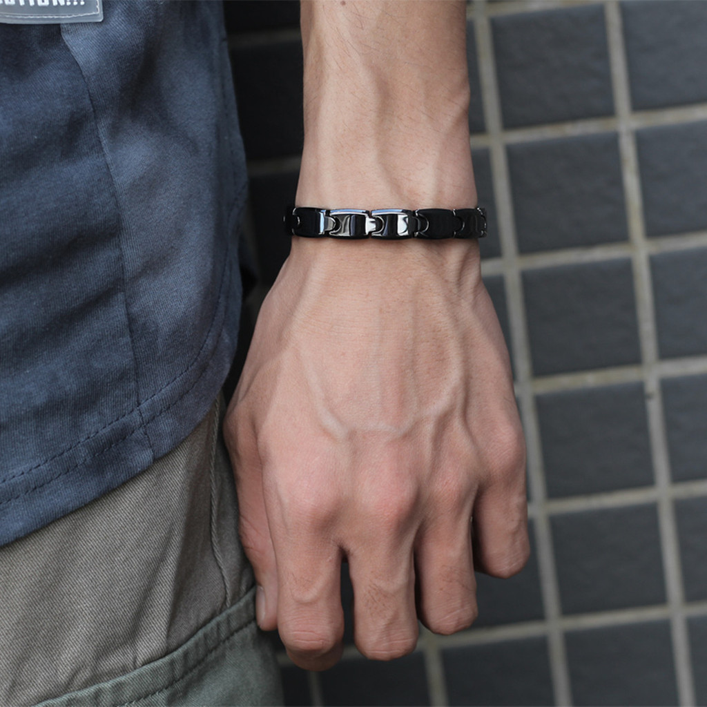 アラードゥ プレミアム セラミック ヘマタイト 磁気ブレスレ - Ceramic Link Bracelet のレビューと価格