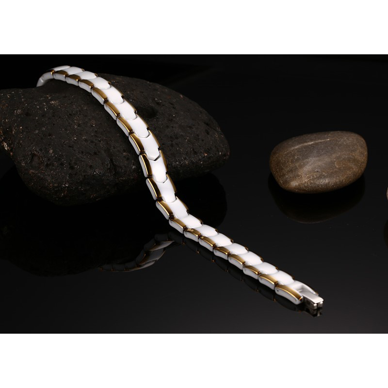 Vinterly-女性用磁気ブレスレット,ゴールドカラーチェ - Ceramic Link Bracelet のレビューと価格